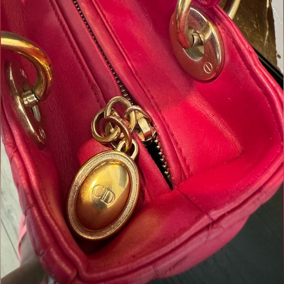 Christian Dior - Lady Dior Medium Bag in Lambskin Leather - Picture 4 of 8